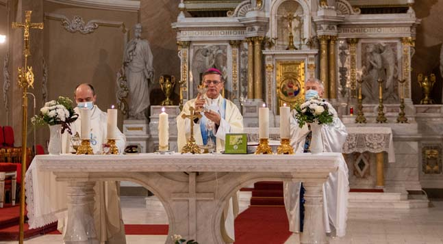 Jenő püspök körlevele: Kérjük a Boldogságos Szűz Mária közbenjárását az áldott béke ajándékáért