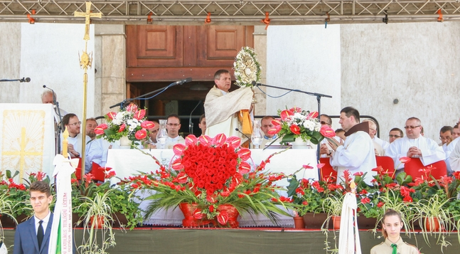 Velünk van, sohasem távol