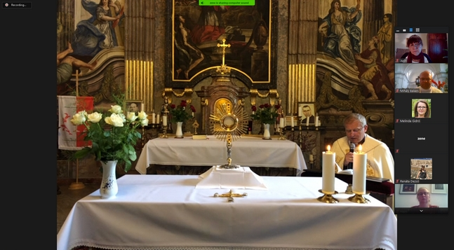 Hitoktatók online szentségimádási lánca