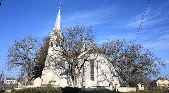 Cerere de ofertă pentru schimbare învelitoare și reparații șarpantă la biserica romano-catolică ”Sf. Ladislau” din Beltiug
