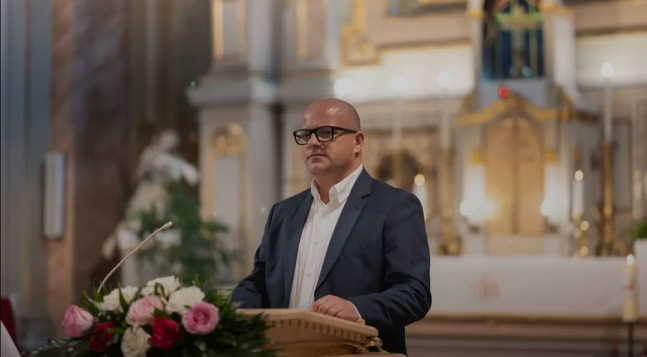 Közélet és egyházi szolgálat között: beszélgetés Orosz Krisztofer Leventével