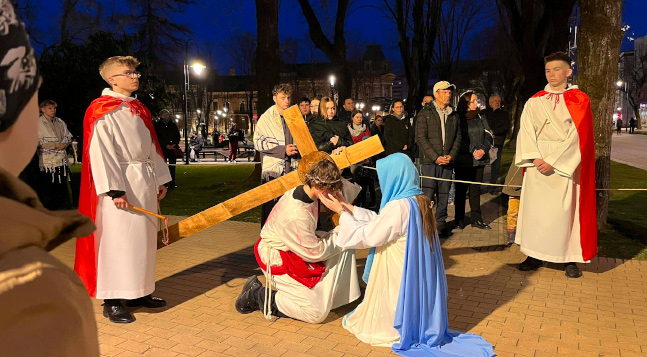 Együtt Krisztus útján - Nagyböjti keresztút a város szívében
