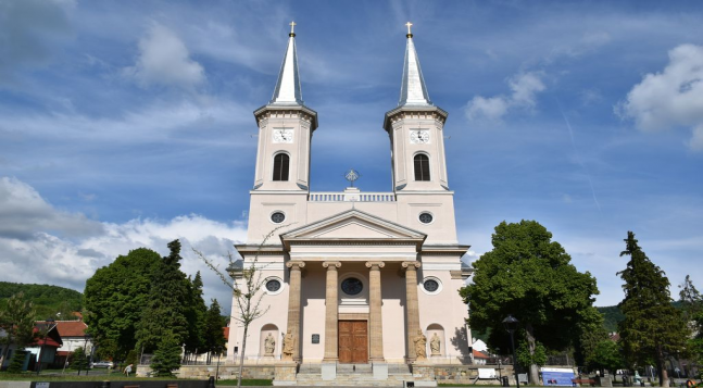 Templomfelújítások és megáldások a máramarosi bányavidéken